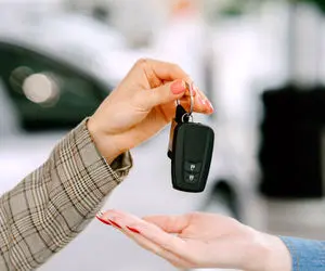 جزئیات محاسبه مالیات نقل‌ و انتقال خودرو اعلام شد