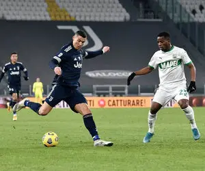 رونالدو به صورت مشترک، بهترین گلزن تاریخ فوتبال شد