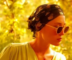 "فرشته حسینی" با ژستی ناجور و سیگار بدست اونم تنها؛ نوید چرا نیست؟