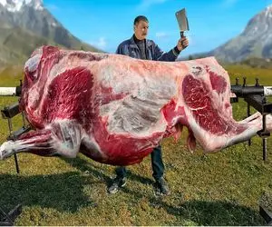 غذاهای محلی؛ یه گاو نر غول پیکر و به شاورما تبدیل کردن و کل روستا با نون تازه خوردن