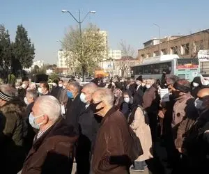 مستمری بالای خط فقر و درمان رایگان، حق ماست