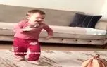 آواز شاد؛ دینقیرا بچه خودش آهنگ پلی کرد رقصید انقد بلاست آدم تو زرنگیش میمونه