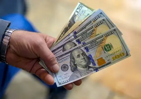 آخرین قیمت دلار امروز 2 تیر 1405؛ دلار صعود می‌کند یا عقب‌نشینی؟