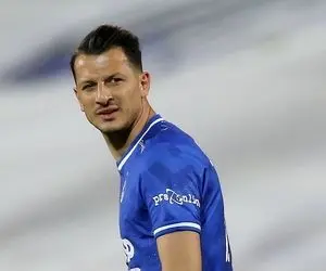 آرمان رمضانی از استقلال جدا می شود؟