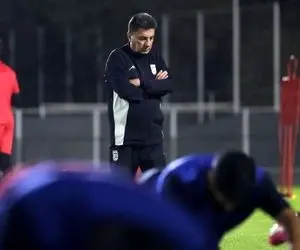 قلعه‌نویی و کادر تیم‌ملی، تماشاگران VIP دیدار مصر و ازبکستان