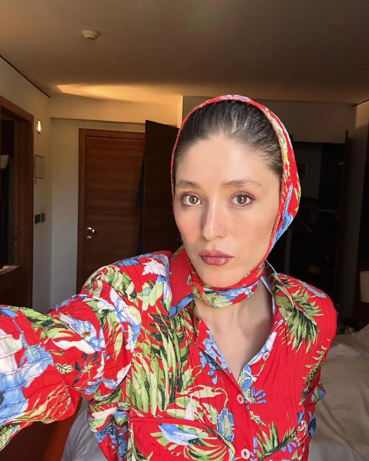 ferishte-hosseini-wearing-dress-iranian-brand-2