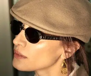 مینا ساداتی با کت شلوار خاص و حجاب نیمه باز!