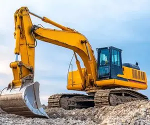 ابزارآلات غول پیکر؛ بیل مکانیکی غول قله مهلک با پیکور 10 تنی صاف کرد