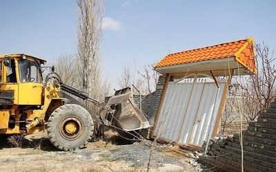 ساخت و ساز های غیر مجاز اراضی کشاورزی کرج تخریب شد