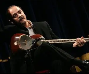 حرکت نمادین موسیقیدان ایرانی روی صحنه اجرا؛ جرم ساز کیوان ساکت چه بود؟