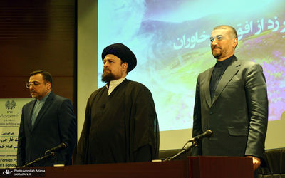 چارچوب سیاست خارجی از منظر امام خمینی چگونه بود؟