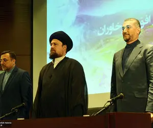 چارچوب سیاست خارجی از منظر امام خمینی چگونه بود؟