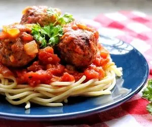 طرز تهیه میت بال؛ خیلی راحت و بی دردسر یه غذای فرنگی اما مطابق ذائقه ایرانی درست کن