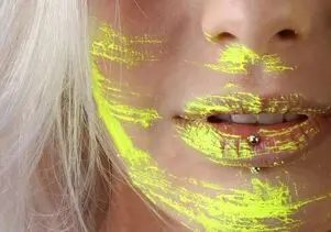 رنگ های رژ لب مناسب برای پوست گندمی؛ این ها رنگ پوستتان را 2 درجه روشن تر میکنند
