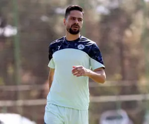 کاپیتان پرسپولیسی ذوب آهن فصل را از دست داد