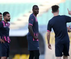 (عکس) گران ترین تماشاگر پرسپولیسی لیگ برتر ایران! 
