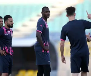 سرانجام شیخ برای پرسپولیس بازی می کند؟!