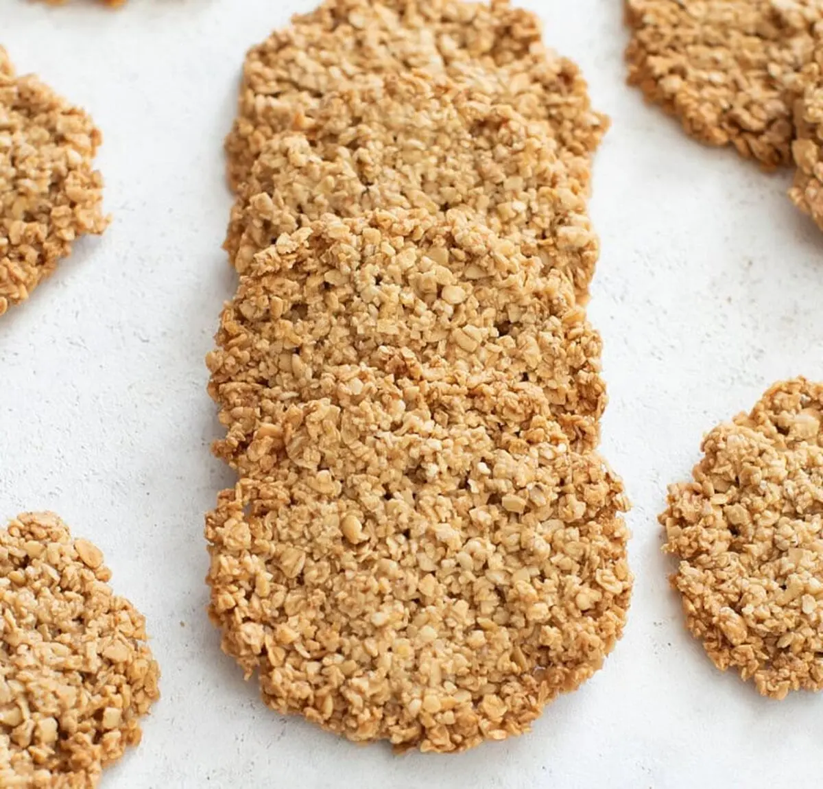 4-ingredient-crispy-peanut-butter-oatmeal-cookies-5-728x698