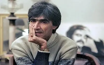 سنج و دمام زنی در مراسم تشییع ناصر تقوایی