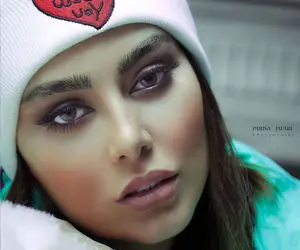 رقص و شادی سحر قریشی در اتوبوس همه را شگفت زده کرد! + ویدیو