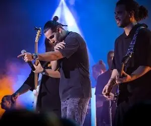 آواز احساسی؛ عاشقانه مجید رضوی با فیلمبردار که واسش وقتی رو تو زومم میخونه ملت غشیدن