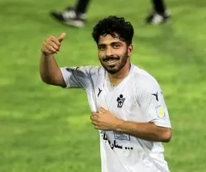 چشمک پدیده پیکان به استقلال؟!