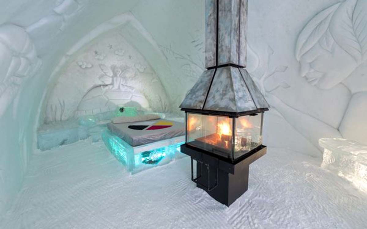 0_Canadas-ice-hotel-has-created-a-3D-tour-so-you-can-experience-it-from-home (2)