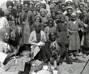 سوار ماشین زمان بشوید؛ حجامت با شاخ گاو