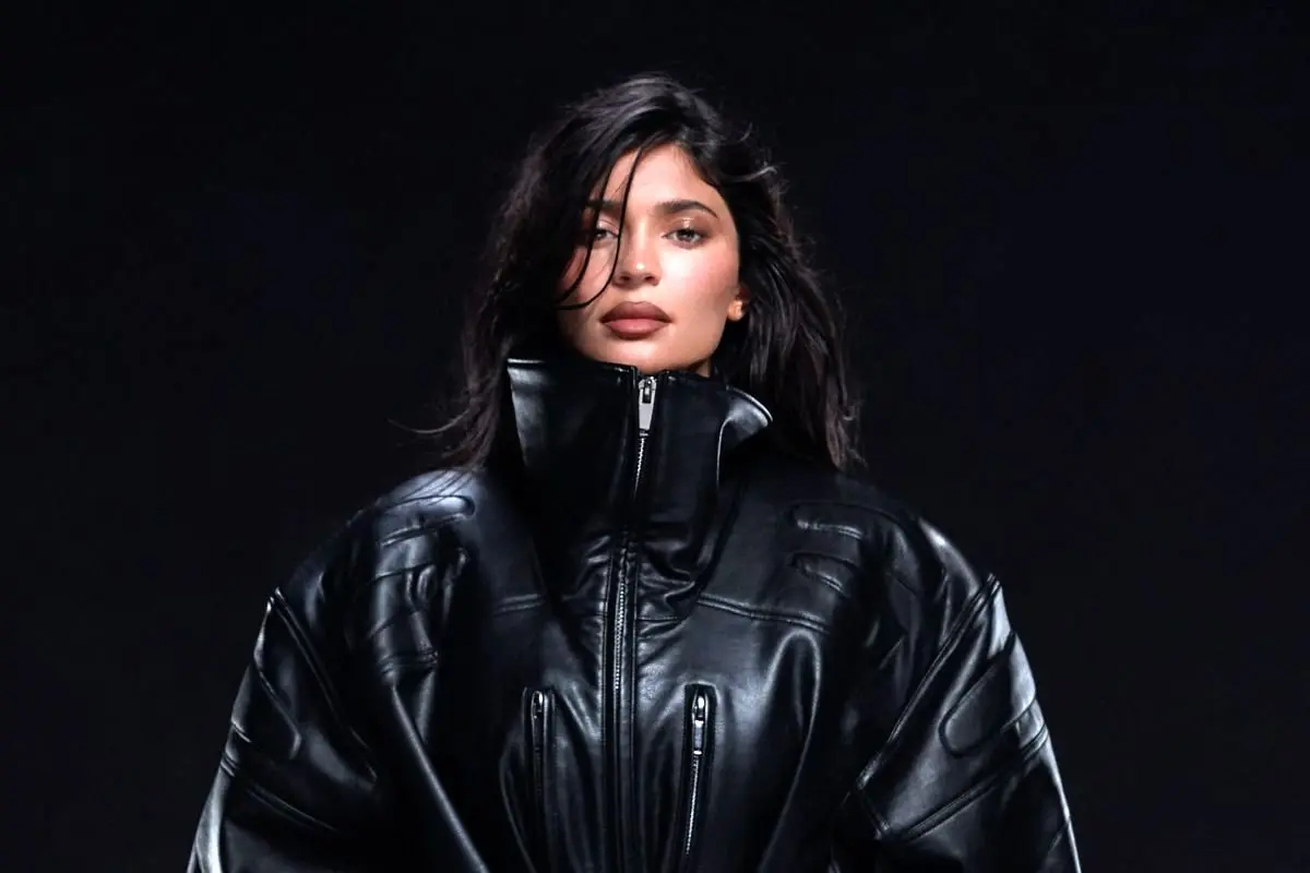 Kylie_KHY_Lookbook_Sep2023_S1_00117-1200x800