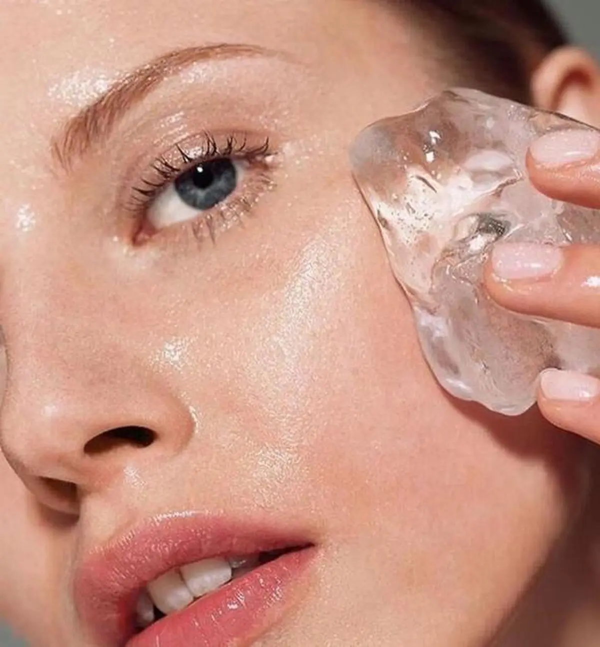 یخ-برای-پوست-صورت-شما-معجزه-می-کند.-چرا؟