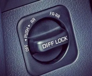 قفل دیفرانسیل چیست و روی چه خودروهایی وجود دارد؟