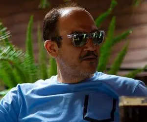 مهران غفوریان بیخیال زنش شد؛ بی حجاب ترین حالت همسرش! +عکس