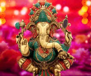 جشنواره با مجسمه های غول پیکر؛ رسم و رسوم اَجق وجقی که همه رو چفت زمین کرد!