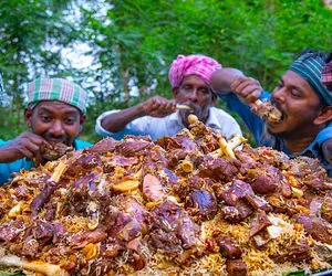 غذای پاکستانی ؛ "پیشاوری چوال" پلو طلایی مخصوص پیشوار که به صورت گوشت لا برنج می پزن