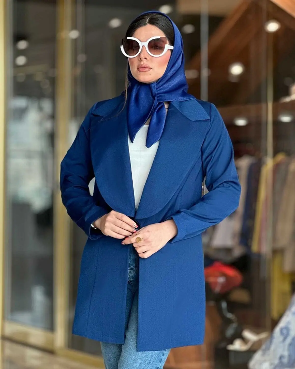 مانتو آبی