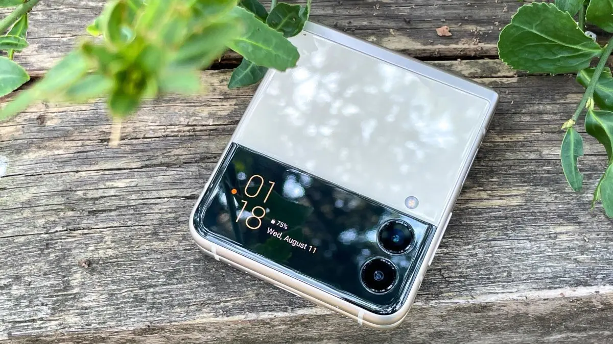 Samsung Galaxy Z Flip4's battery size leaks