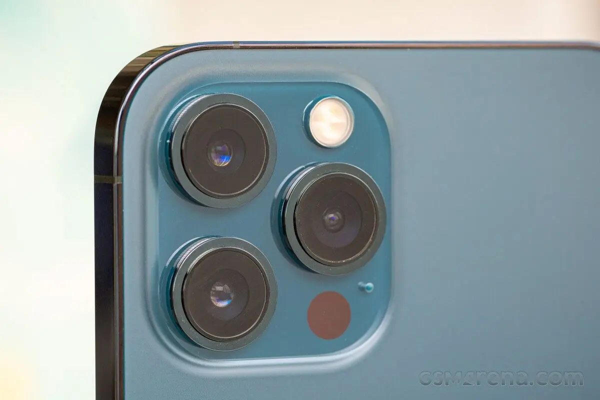 Apple iPhone 15