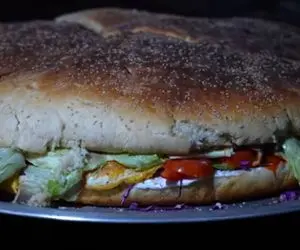 آشپزی در طبیعت با پخت بزرگ ترین ساندویچ تخم مرغ دنیا / عجب غولیه کی میخواد بخورتش؟