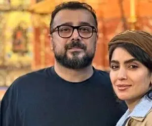 آواز اصیل؛ سپند امیر سلیمانی و مونا کرمی تو ماشین آهنگ مادر من مادر من رو خفن خوندن