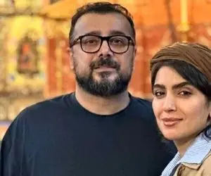 آواز اصیل؛ سپند امیر سلیمانی و مونا کرمی تو ماشین آهنگ مادر من مادر من رو خفن خوندن