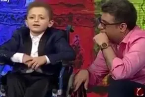 آواز اصیل؛ پسر معلول روی ویلچر جوری با صدای گرم و مشتی تحریر زد مجری هنگ و متفکر موند
