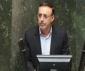 مجلس پای احقاق حقوق بازنشستگان ایستاده است 