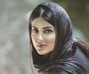 عکس لباس دل فریبانه هلیا امامی توجه همه را به خود جلب کرد!