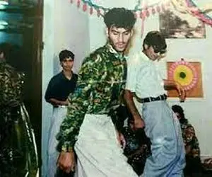 آواز شاد؛ رقص دهه شصتی این آقایون تو عروسی که یکیشون عین شلنگه در رفته حرکت میزنه