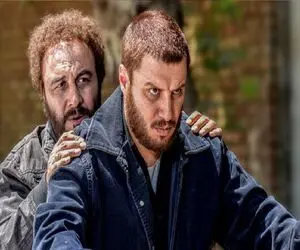 دانلود آواز شاد؛ رقص پای جواد عزتی و عطاران تو یه لیگ دیگه اس چه بلرزونی میکنه بزرگوار