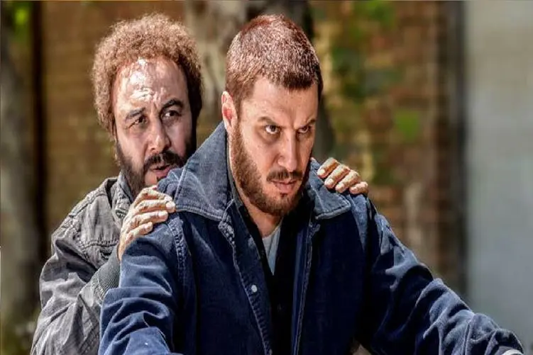 دانلود آواز شاد؛ رقص پای جواد عزتی و عطاران تو یه لیگ دیگه اس چه بلرزونی میکنه بزرگوار