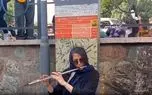 مطربی خیابانی؛ هنرمندی این خانم در کنار غم پدر که بالا ایستاده شهر را ماتم زده کرد