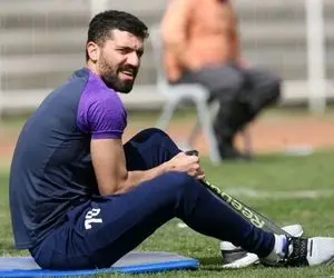 مدافع استقلال اختصاصی تمرین کرد