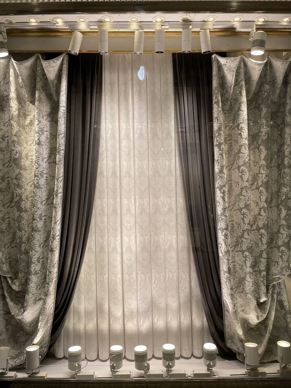 پرده طرحدار