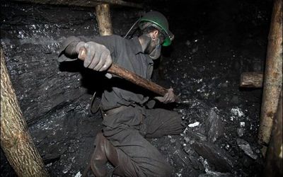 پیکر بی‌جان دومین معدنچی زیر آوار مانده معدن طزره دامغان پیدا شد